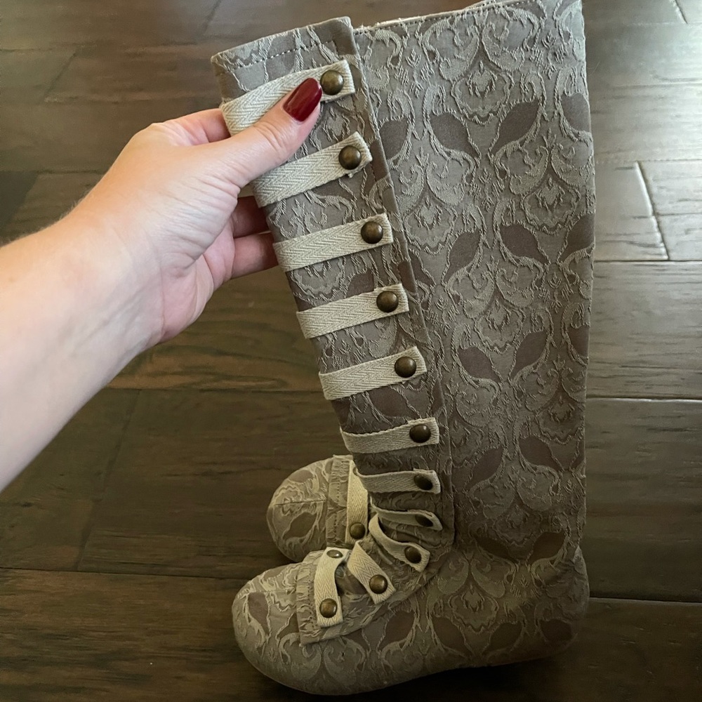 Joyfolie Kids Tall Lace-Up Fashion Boots in Taupe Size 1Y